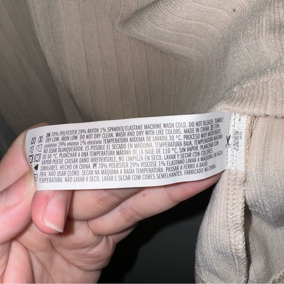 ✨forever 21+ taupe ribbed knit crop top✨ - Picture 4 of 7